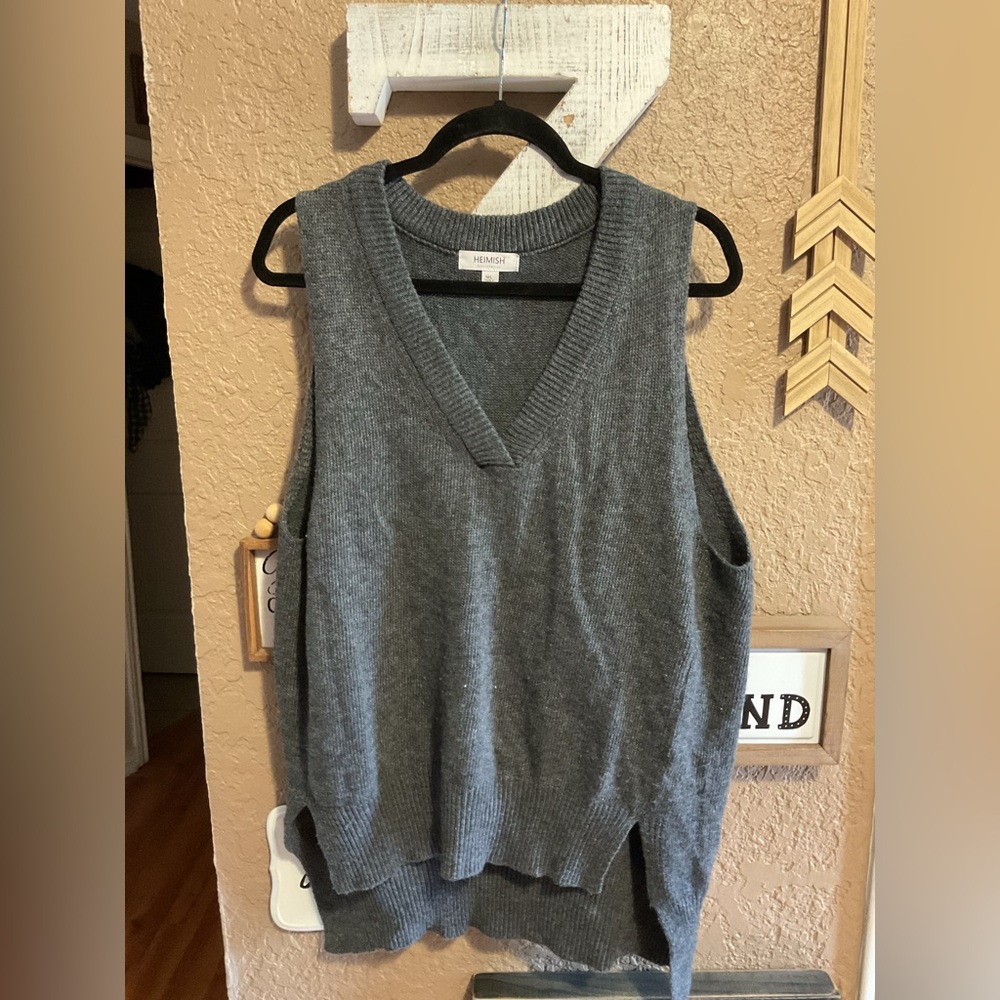 Heimish Charcoal Gray V-neck Wool Vest Women’s Size M/L Medium/Large